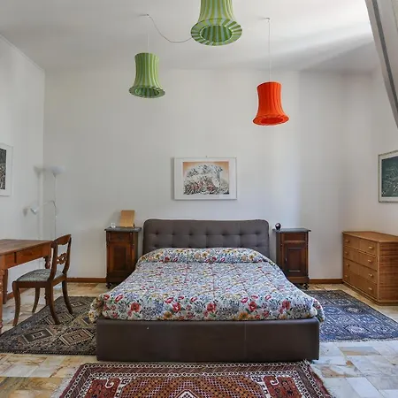 Buonarroti In Florence-hosted By Sweetstay