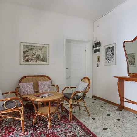 Buonarroti In Florence-hosted By Sweetstay 아파트 *
